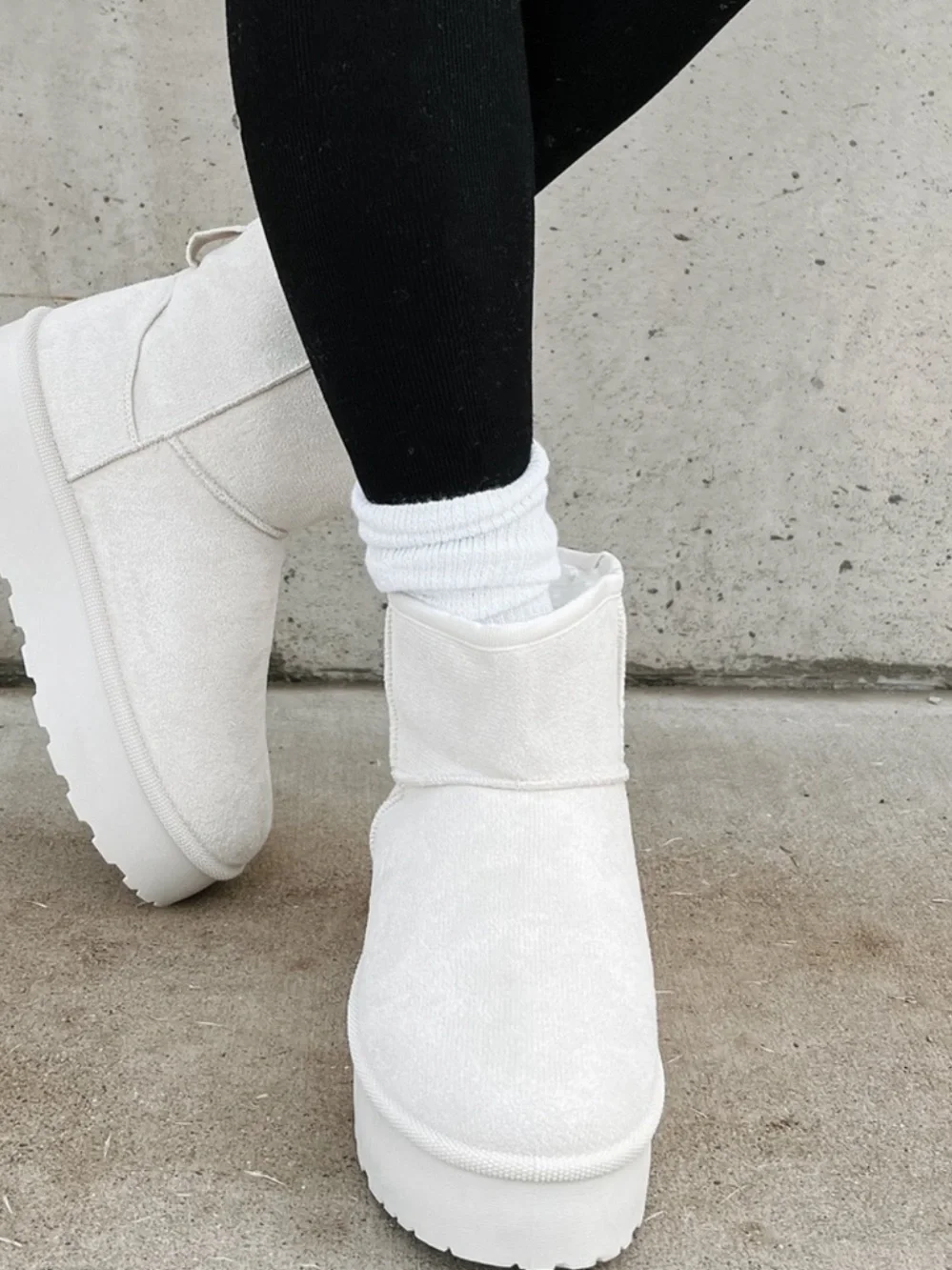 MINI PLATFORM BOOTIES FAUX FUR (OFF WHITE)